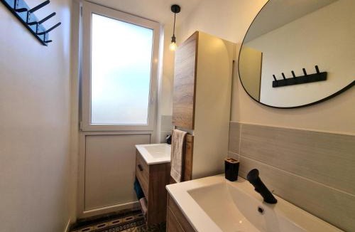 Charlieu Apartment | L'escale Charliendine