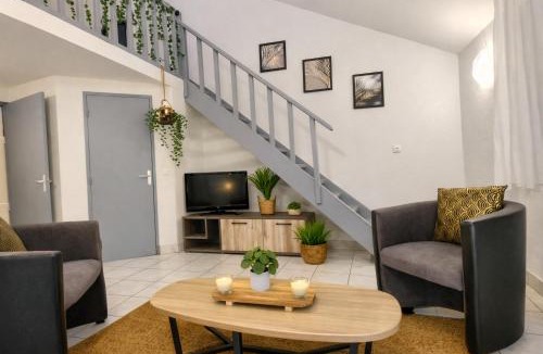 Moussy-le-Neuf Apartment | L'ESCALE : Duplex 4 pers. ASTERIX, AEROPORT ROISSY CDG, PARIS