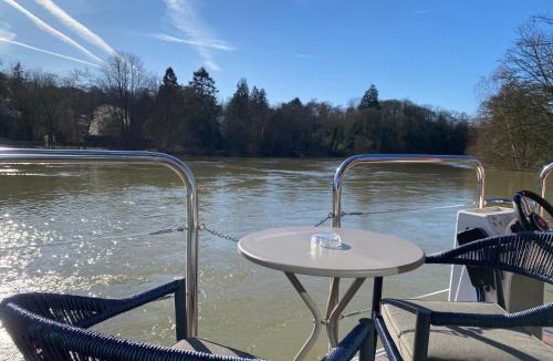 La Ferte-sous-Jouarre Hotel | L'Escale Royale La Ferté-sous-Jouarre Marne Meaux