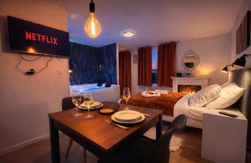 Rambouillet Apartment | l'Escale Royale