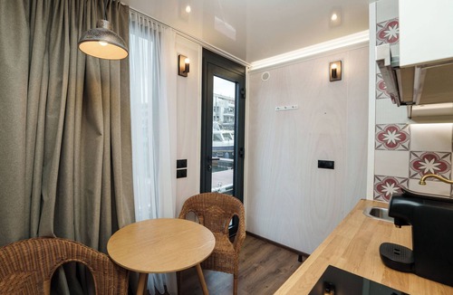 L'Isle-Adam Apartment | L'Escale Royale L'Isle Adam Port Oise