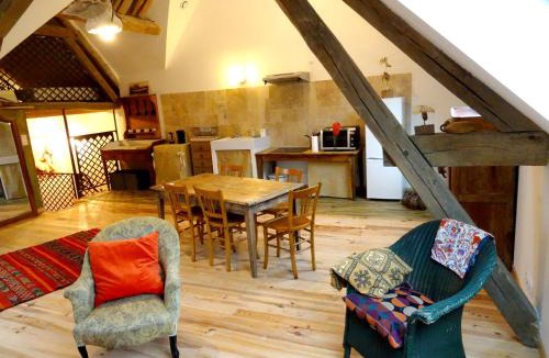 Saint-Sauveur-en-Puisaye Bed & Breakfast | L'escalier des rêves gîte