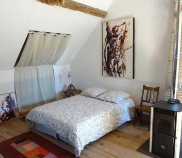 Saint-Sauveur-en-Puisaye Bed & Breakfast | L'escalier des rêves