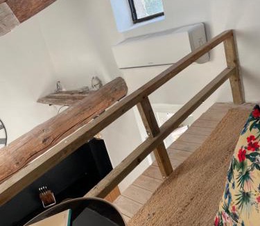 Lambesc Apartment | L'escalier gaucher