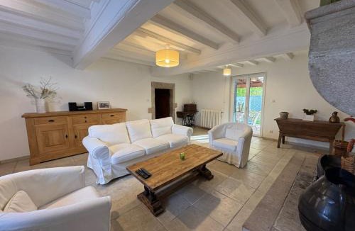 La Chapelle-de-Guinchay House | L'escapade Beaujolaise