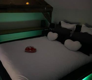 Neuville-sur-Sarthe Apartment | l escapade amoureuse