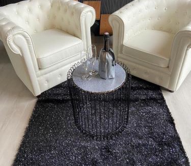 Neuville-sur-Sarthe Apartment | L escapade amoureuse