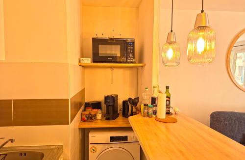 Baille Apartment | L'Escapade Balcon et Parking Privé entre Stade Vélodrome & Timone