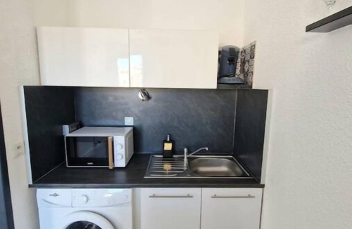 Port Rive Gauche Apartment | L'escapade Gruissanaise au Port de Gruissan, Loggia et Piscine en Saison