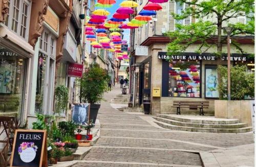 Joigny House | L'Escapade Maillotine
