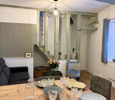 Joigny House | L'Escapade Maillotine