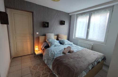 Montbrison Apartment | 'L'escapade Montbrisonnaise' appartement calme avec parking gratuit sur place