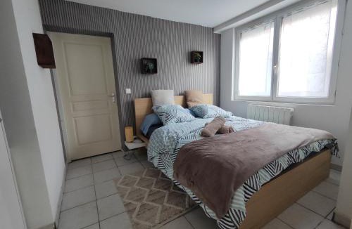 Montbrison Apartment | 'L'escapade Montbrisonnaise' appartement calme avec parking gratuit sur place