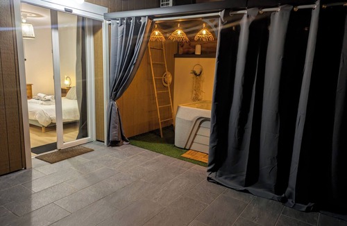 Pujaudran House | L'Escapade Nature et Gourmande, Chambres d'Hote avec Piscine