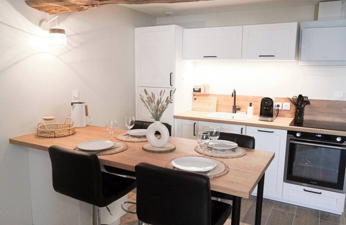 Cremieu Apartment | L'Escapade - Spacious duplex