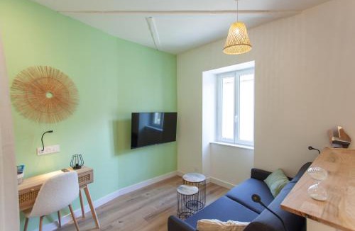 Valence-sur-Baise Apartment | L'Escapade Valencienne - Confort et Modernité