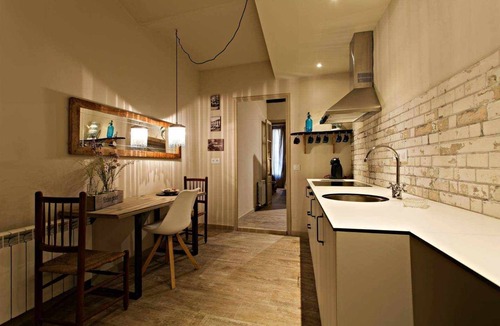 Olot Apartment | L'Esparter apartment with indoor pool access