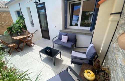 Puisserguier Apartment | L'esplanade, appartement en centre-ville au calme
