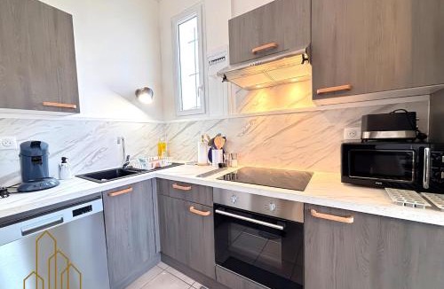 Roanne Apartment | L'Esprit Descartes