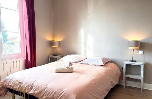 Roanne Apartment | L'Esprit Descartes