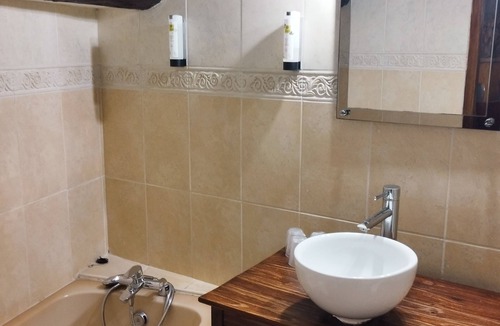 Saint-Genies-de-Malgoires Hotel | L'Esquielle