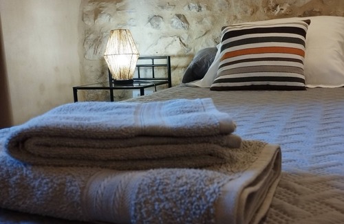 Saint-Genies-de-Malgoires Hotel | L'Esquielle