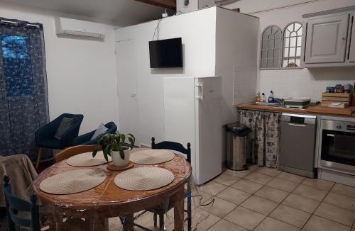 Rocbaron Apartment | L'esquiróu