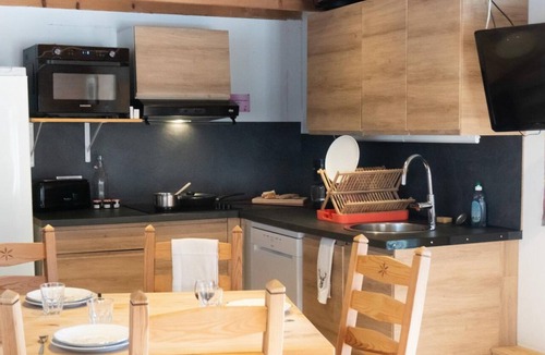 Belvedere House | L'Esquirol - BELVEDERE