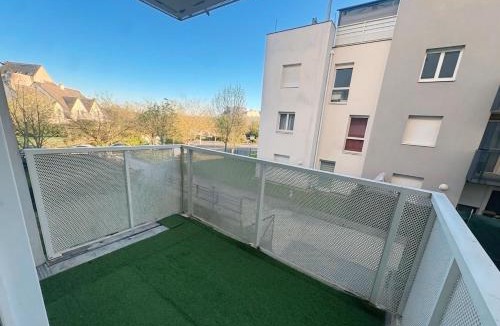 Le Mee-sur-Seine Apartment | L'Essentiel - Balcon & gare à 2 min