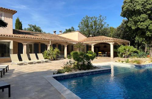 Vezenobres Villa | L'Estancia