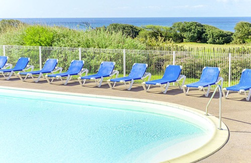 Chateau-d'Olonne Apartment | L'Estran by Interhome