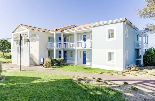 Chateau-d'Olonne Apartment | L'Estran by Interhome