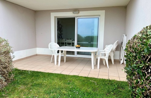 Chateau-d'Olonne Apartment | L'Estran Sea View Apartment! Residence with Pool