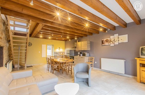 Saint-Martin-la-Patrouille House | L'etape de la Croisée