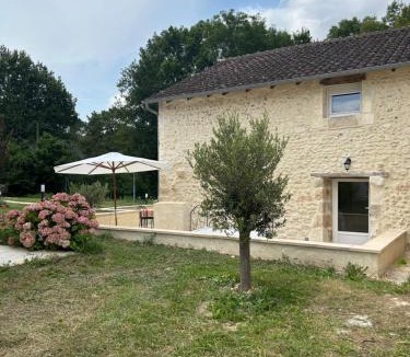 Trelissac House | L Etable à bois