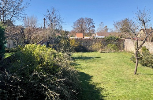 Villemeux-sur-Eure House | L'Étamine - Charming house with garden, quiet setting.