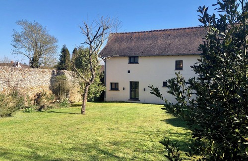 Villemeux-sur-Eure House | L'Étamine - Charming house with garden, quiet setting.