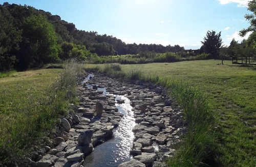 Uchaux House | L'Etang des Cigales : Gite des Acacias
