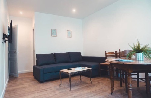 Tours House | L'Etape - La Maison des amis