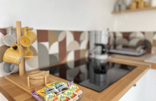 Port Apartment | L'Evasion a cosy flat stone's throw from beach