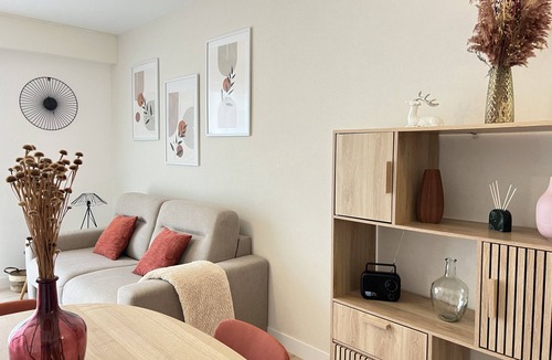 Port Apartment | L'Evasion a cosy flat stone's throw from beach