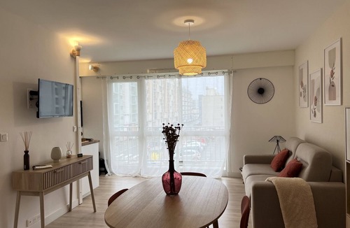 Port Apartment | L'Evasion a cosy flat stone's throw from beach