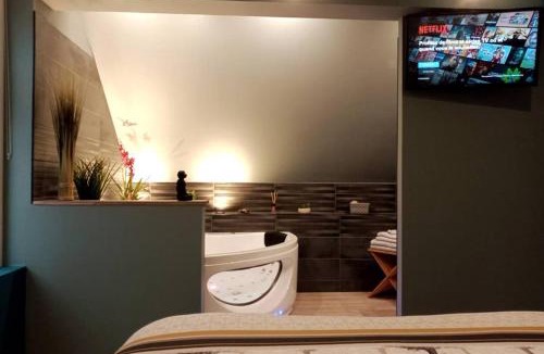 Sainte-Savine Apartment | L'Evasion. Balnéo.