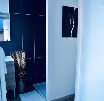 Prinquiau Hotel | L'Evasion chambre LAOS avec Jacuzzi privatif