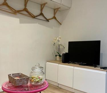 Montauban Apartment | L'Evasion - Place Nationale - Netflix