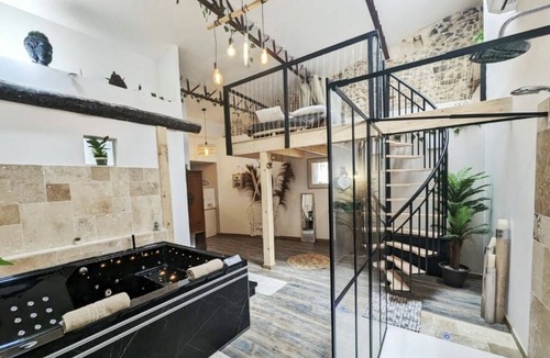 Rivesaltes Apartment | L'evasion Secrète