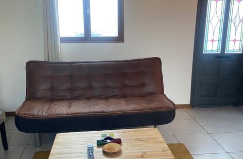 Ponches-Estruval House | L’evidence