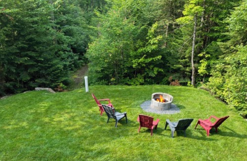 St-Adolphe-d'Howard Ski Chalet | L'Exode au Ruisseau | 4season Spa | Lake | PoolTable | AC |In/Out Fireplace| BBQ
