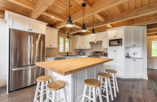 Saint-Leonard-de-Portneuf Ski Chalet | L'expérience Arborum Le Sime, Chalet en Bois Massif à L'emplacement Unique!