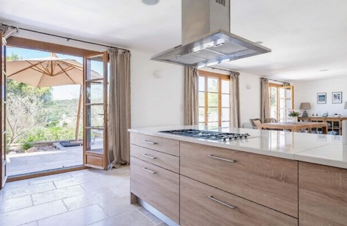 Saint-Hippolyte-de-Montaigu Villa | L’Éclat d’Uzès - Elegant Villa with Pool near Uzès